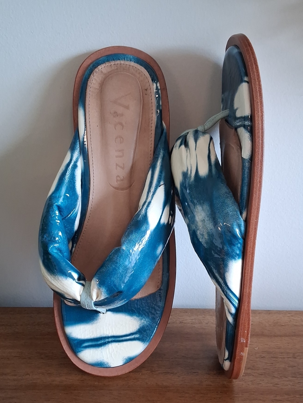 Anthropologie Vicenza Alexia Puffy Flip Flop Sandals ** Size 9